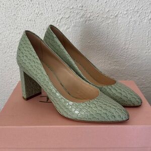 Chic Textured Green Women's Heels